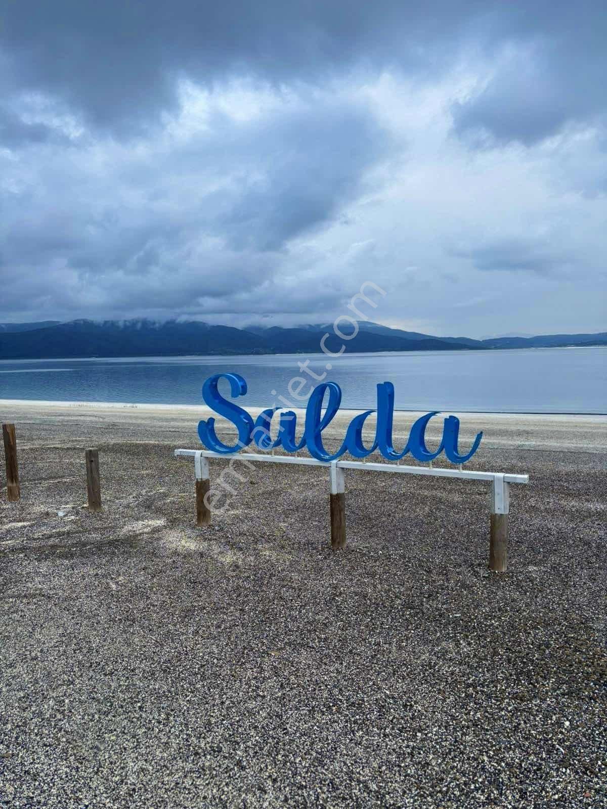 Salda Yolu Üzerinde Satılık Tarla - Görsel 4