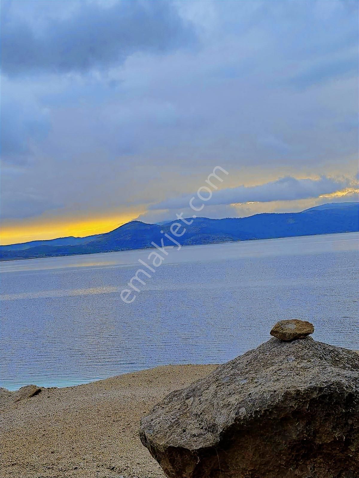 Salda Gölüne 2 Dakika Işıklar Mahallesinde Tarla - Görsel 4