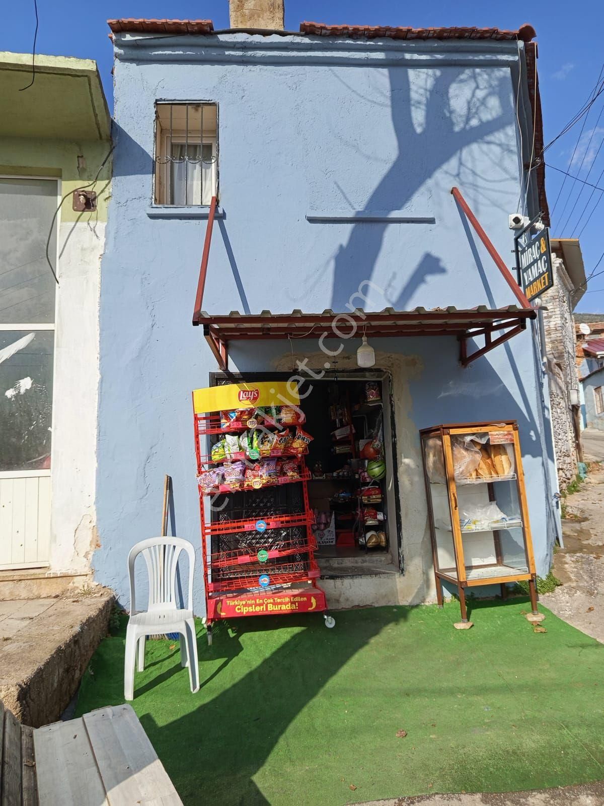 Bayındır Hacıibrahim Mahallesinde İçinde Bakkal İşletmesi Olan 85 M