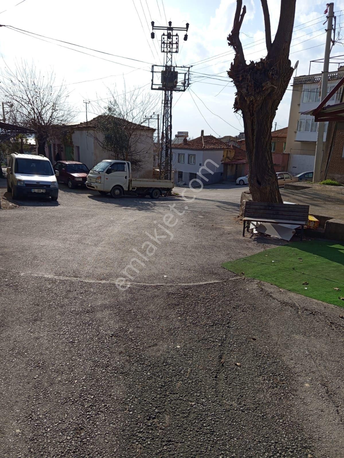 Bayındır Hacıibrahim Mahallesinde İçinde Bakkal İşletmesi Olan 85 M - Görsel 11