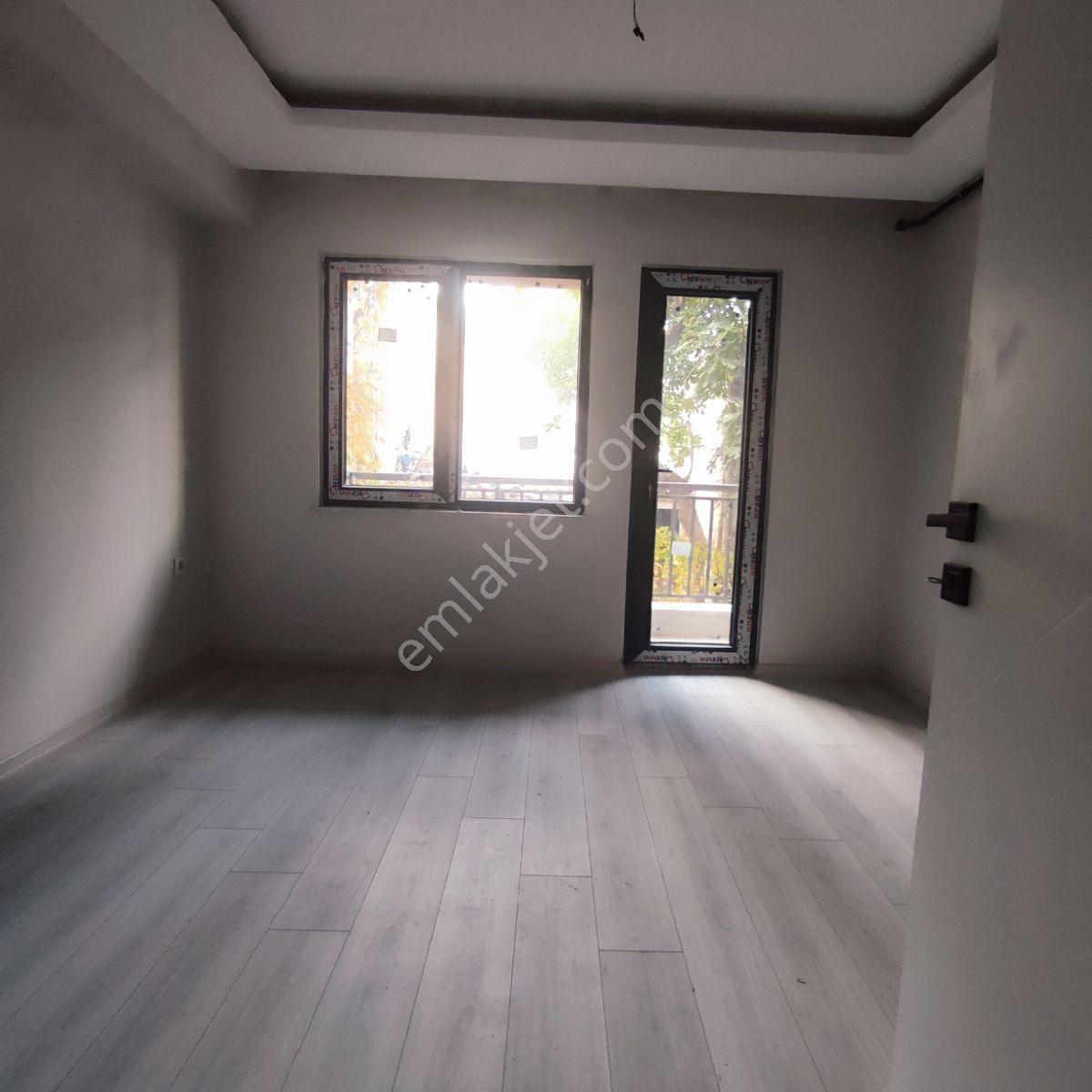 Cemal Emlakı Y. Beyazıt Camii Külliye Altı Sıfır 1+1 Yerden Isıt - Görsel 16