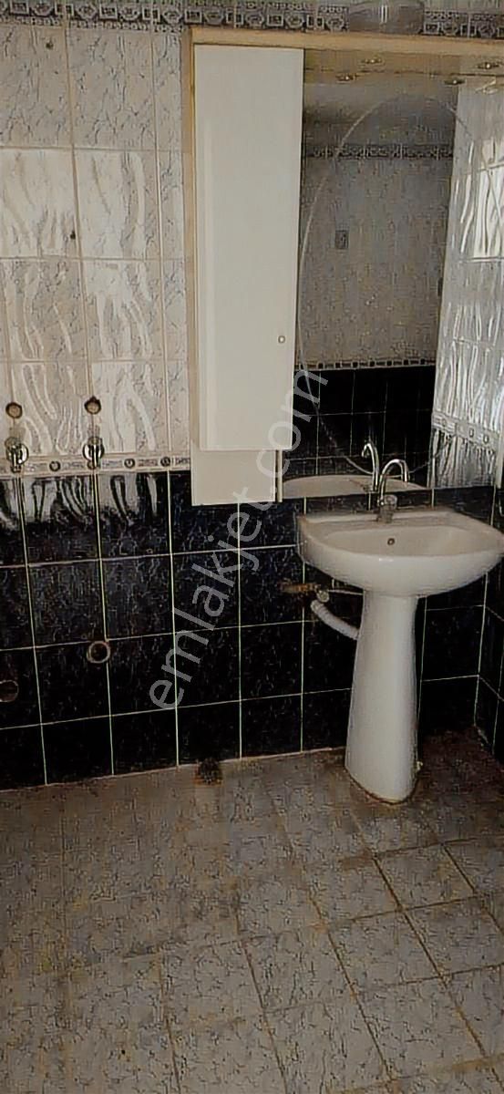 Cemal Emlak Bursa Yildirim Setbaşı Namazgah Pazar İçinde Geniş - Görsel 15