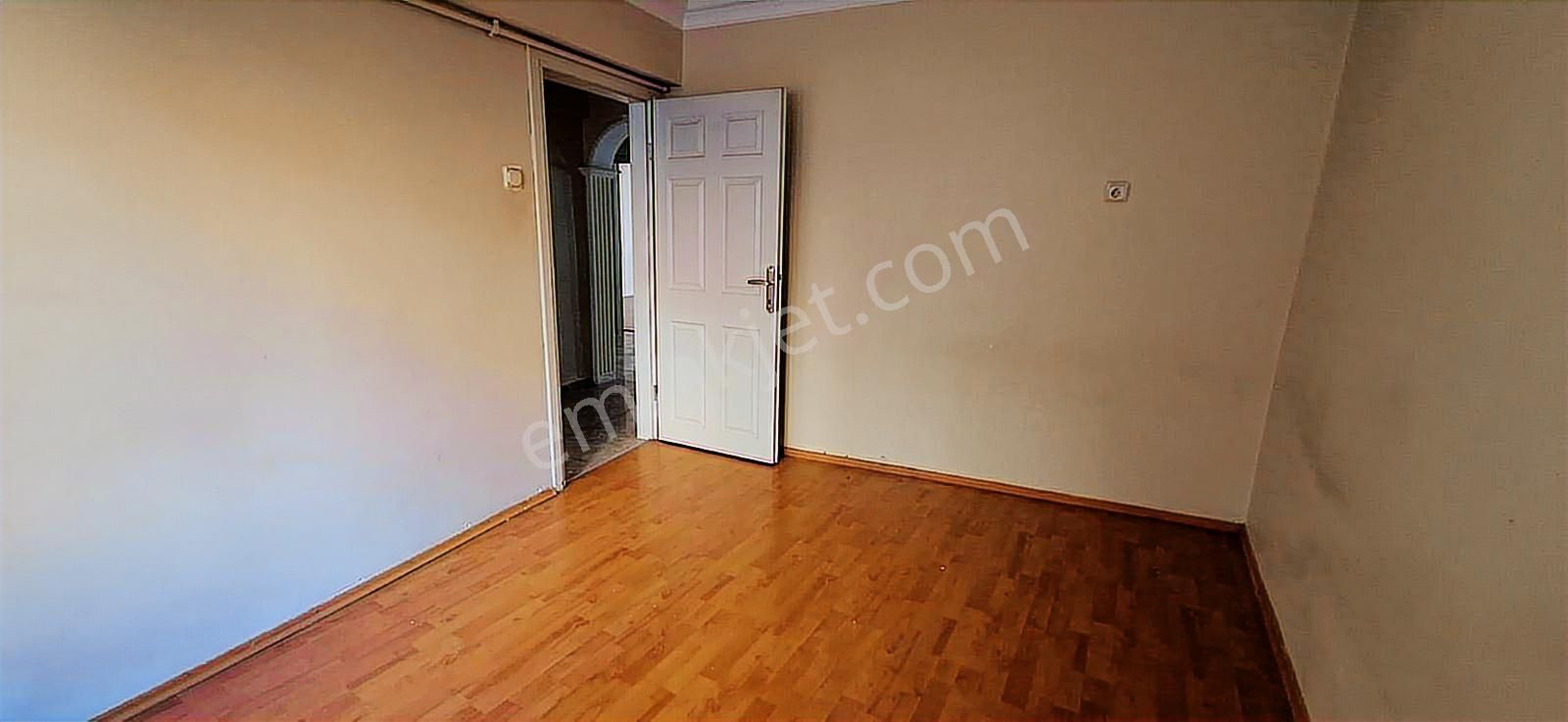 Cemal Emlak Bursa Yildirim Setbaşı Namazgah Pazar İçinde Geniş - Görsel 21