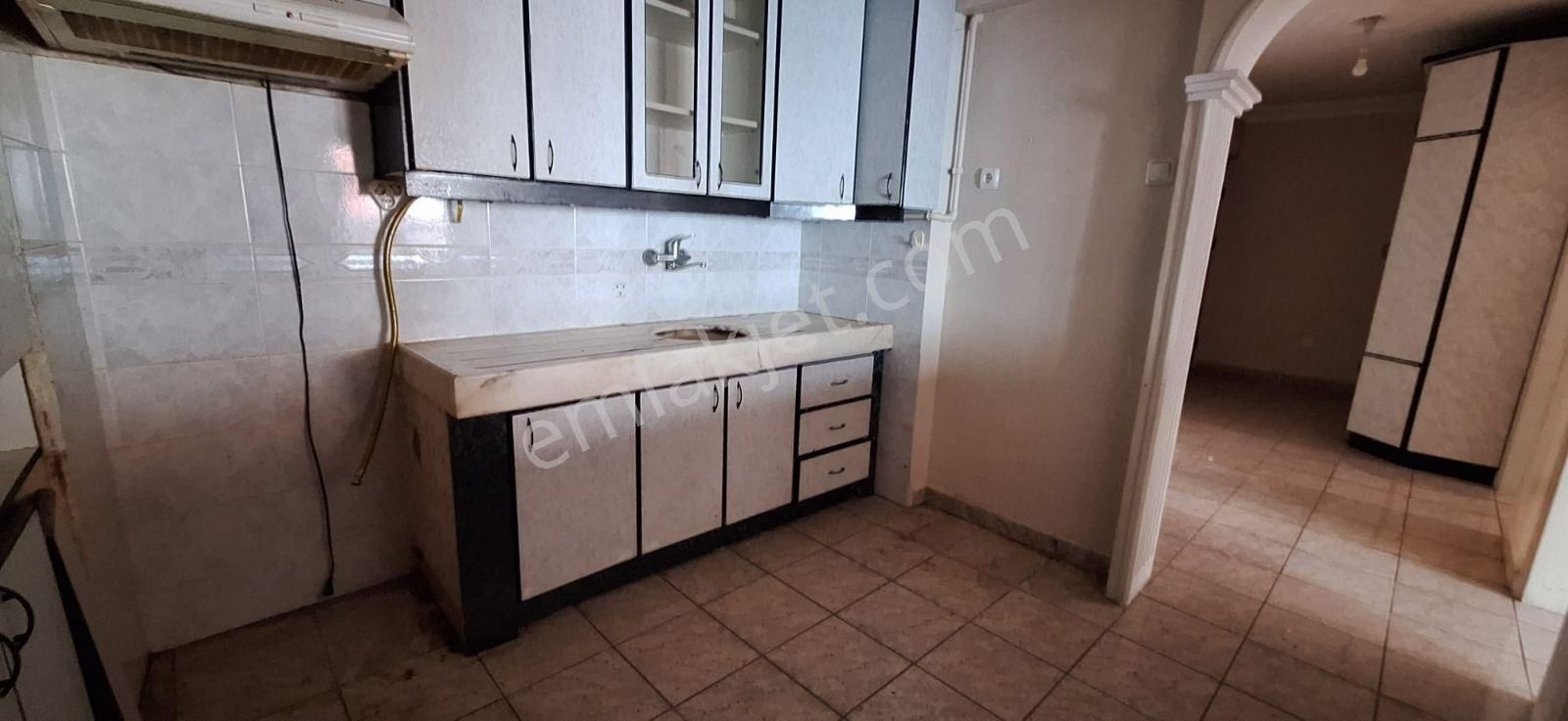 Cemal Emlak Bursa Yildirim Setbaşı Namazgah Pazar İçinde Geniş - Görsel 4