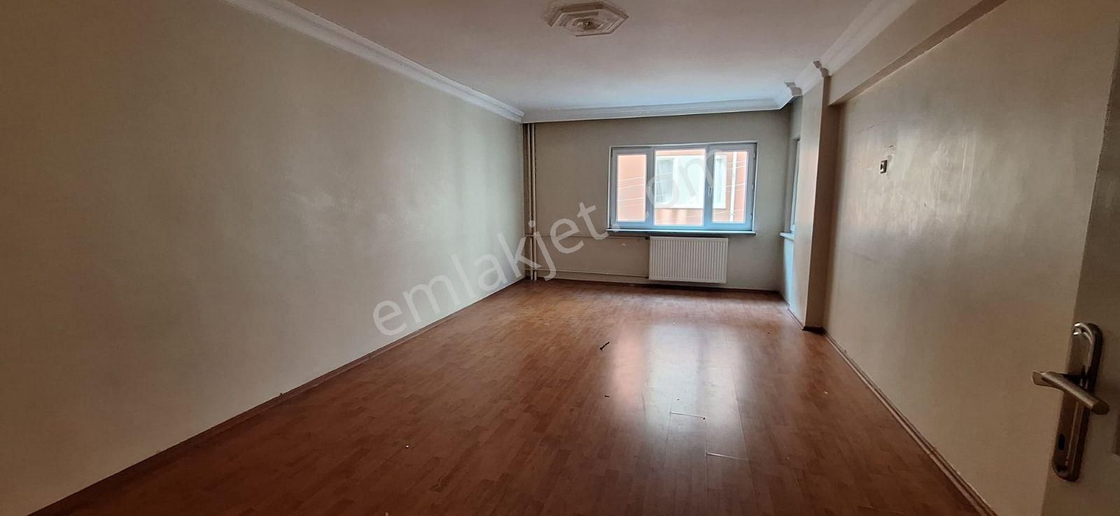 Cemal Emlak Bursa Yildirim Setbaşı Namazgah Pazar İçinde Geniş - Görsel 29