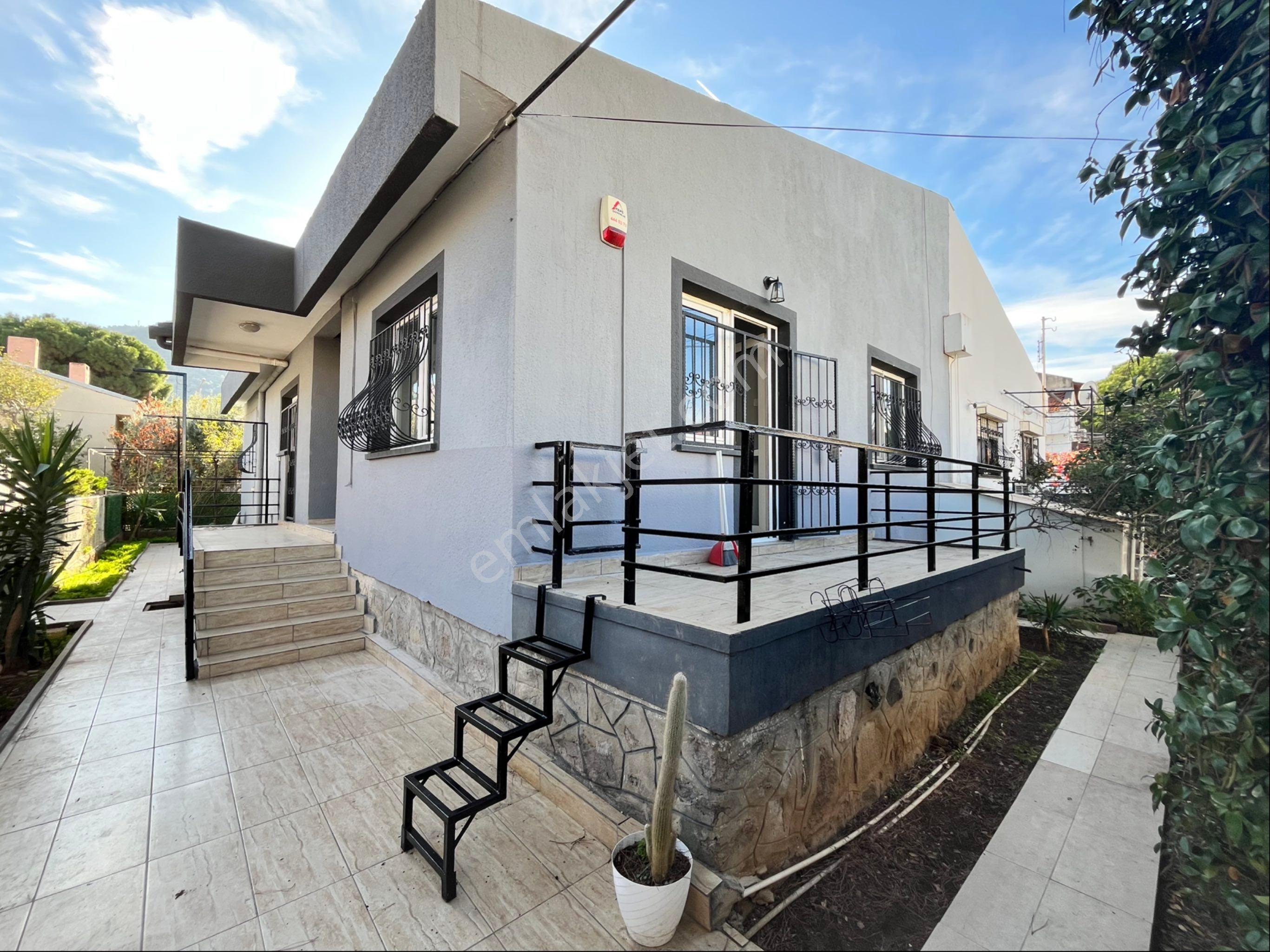 Balçova İş Bankası Evleri 3+1