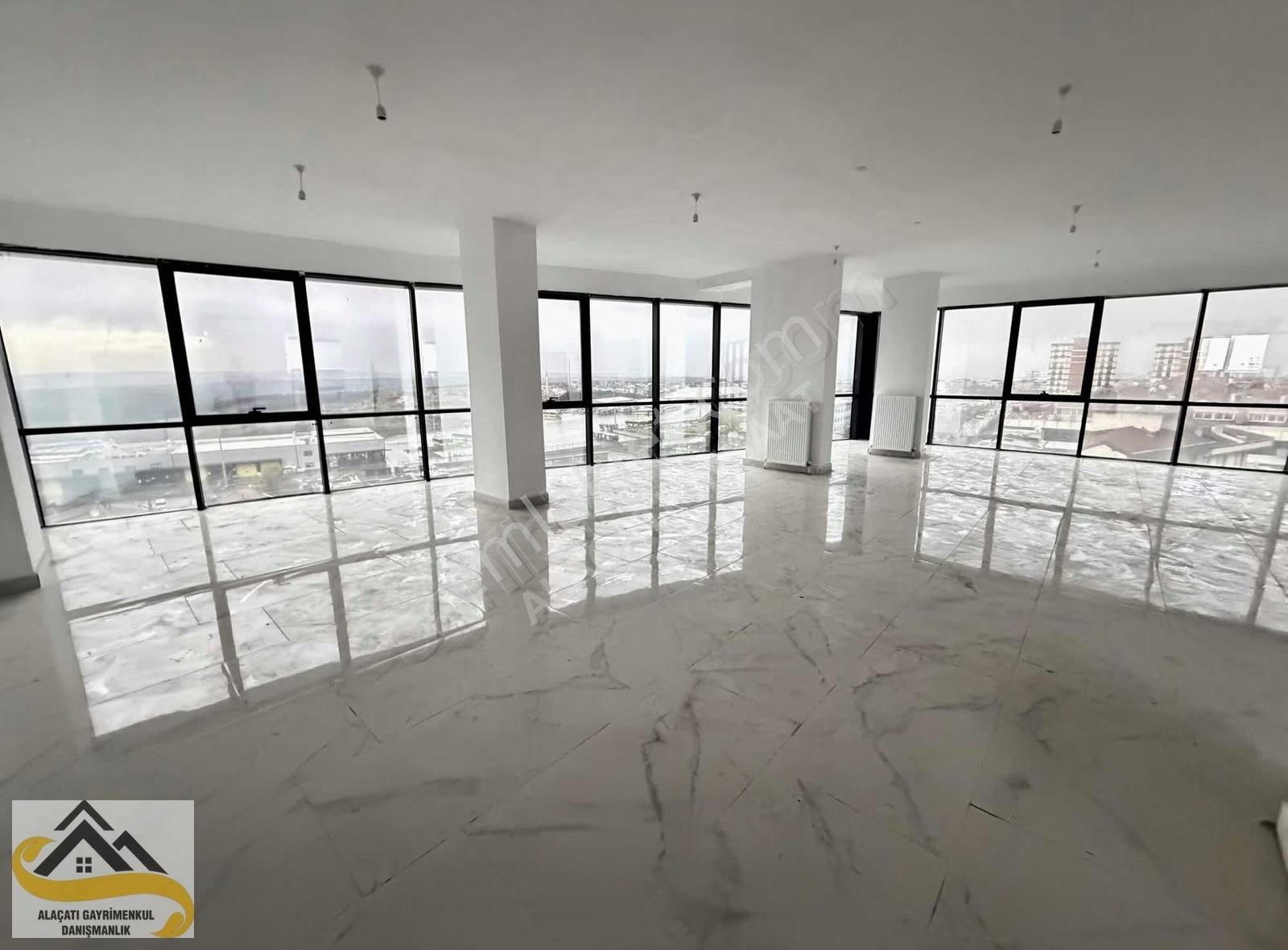 Alacatı İş Hükümet Konağı Yani 3 Kat Kiralik Plazada Dükkan - Görsel 18