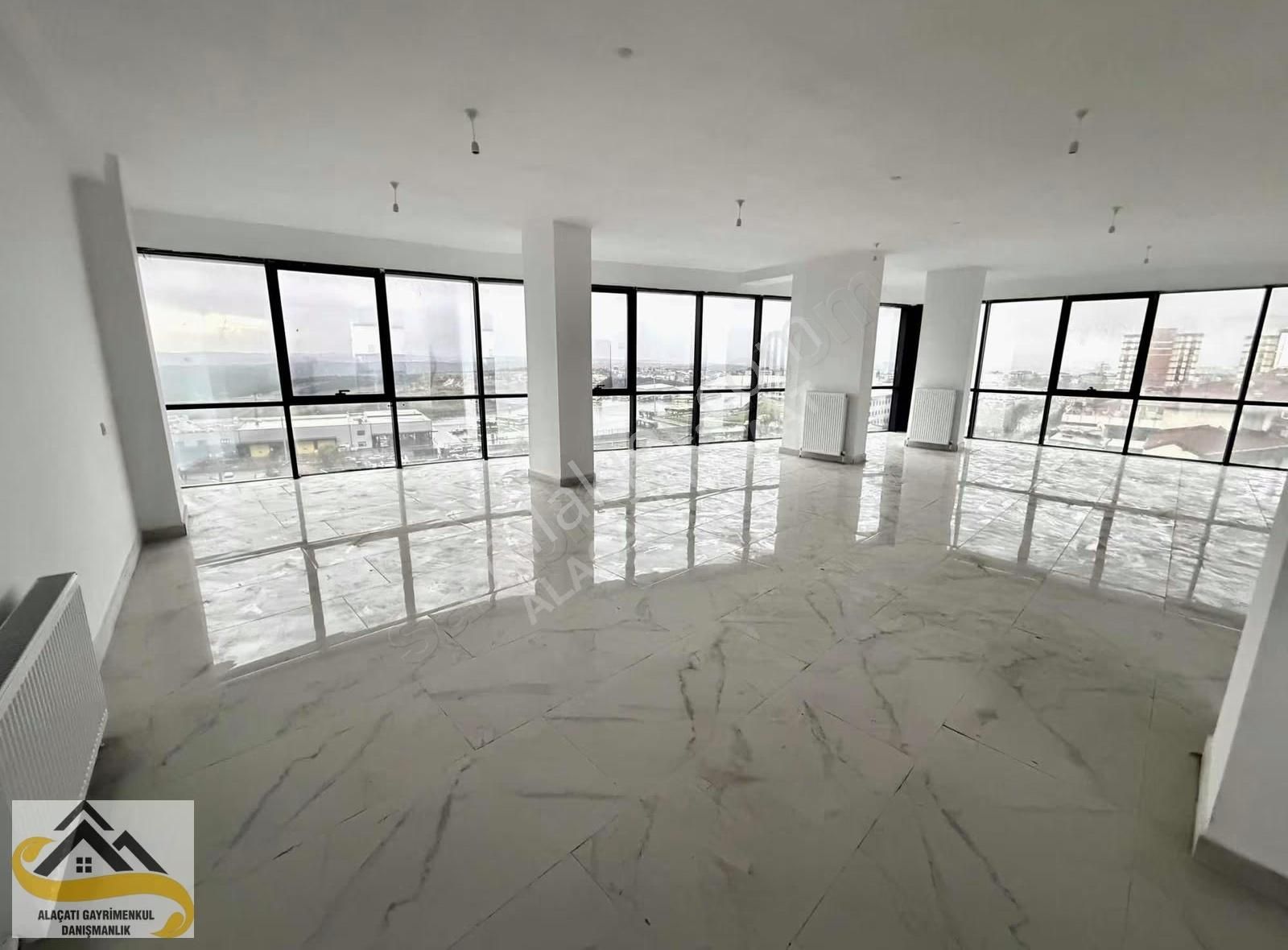 Alacatı İş Hükümet Konağı Yani 3 Kat Kiralik Plazada Dükkan - Görsel 22