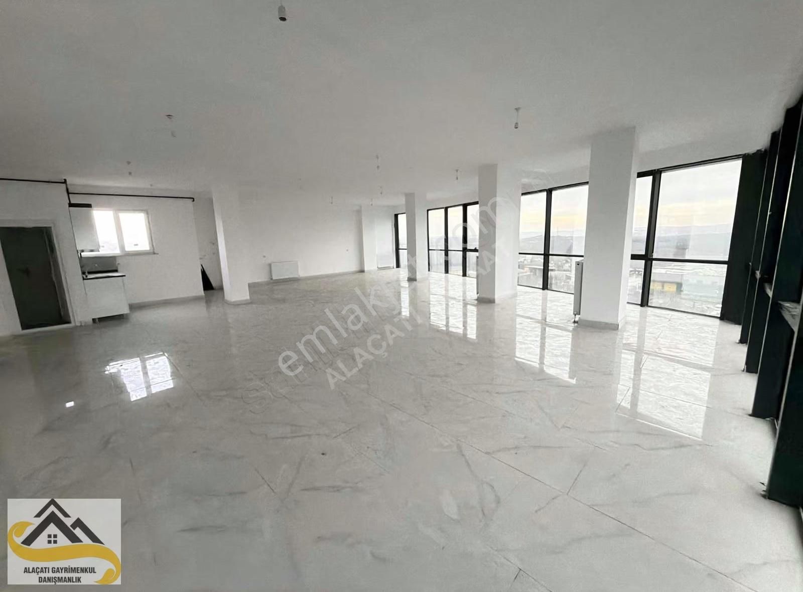 Alacatı İş Hükümet Konağı Yani 3 Kat Kiralik Plazada Dükkan - Görsel 2