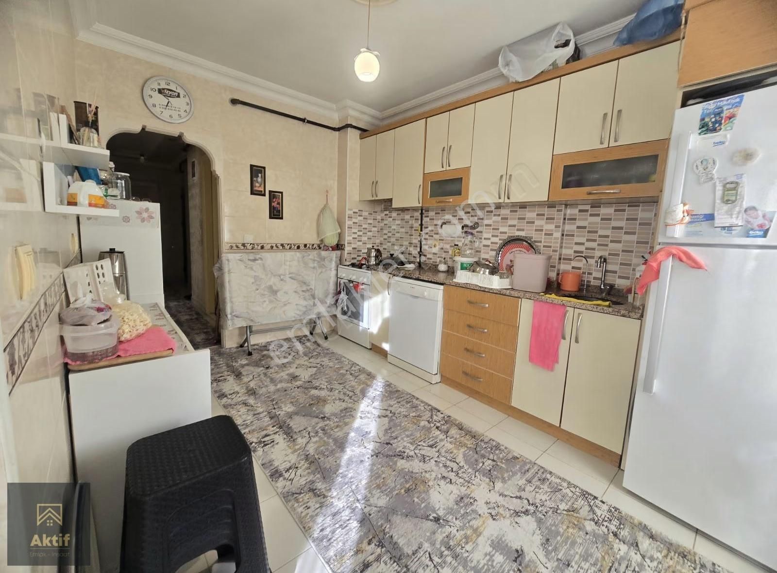 Pazar Pazarı Karşısı Tramvaya 300 Metre Doğalgazlı Cam Balkonlu