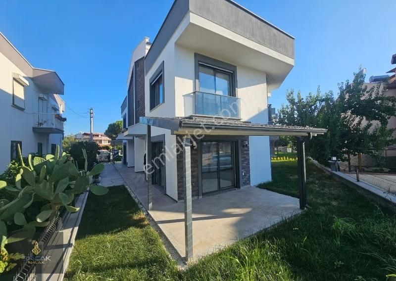 Sancak'tan Ören Mahallesinde Denize Yakın 4+1 Villa
