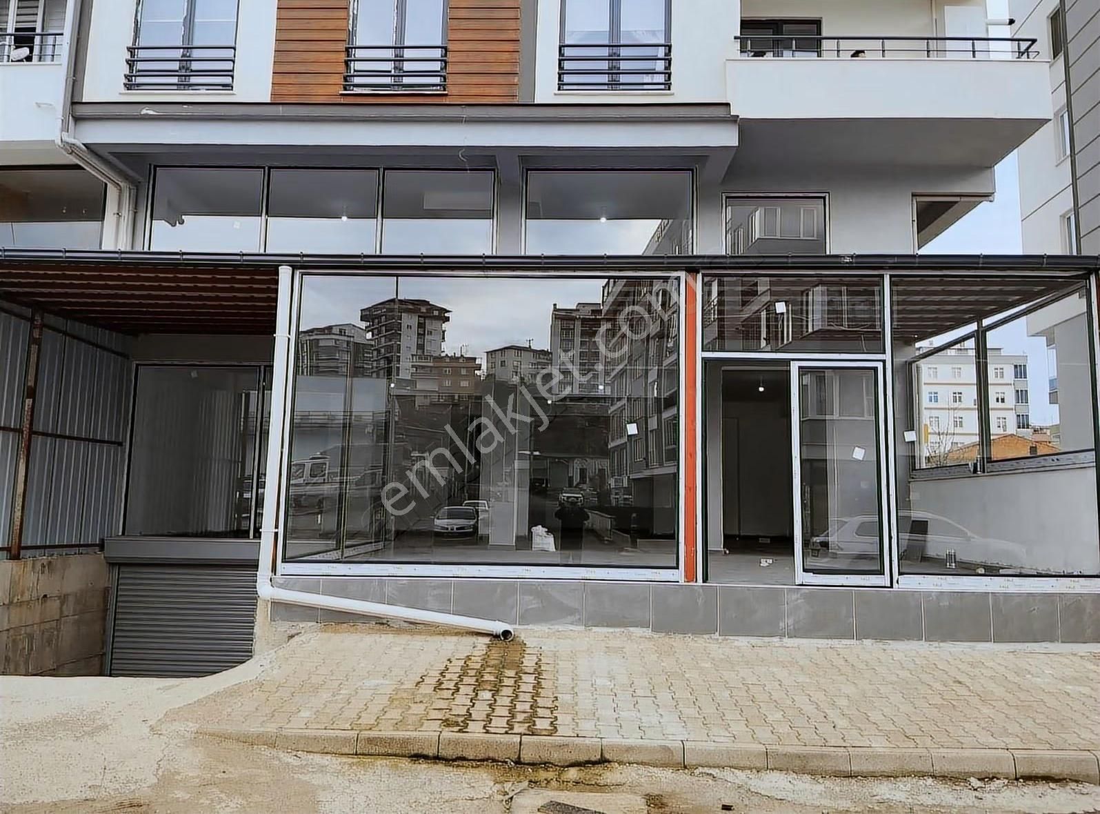 Aksuda Cıft Katlı Tabanı 150 M2 250 M2 Kıralık Dukkan
