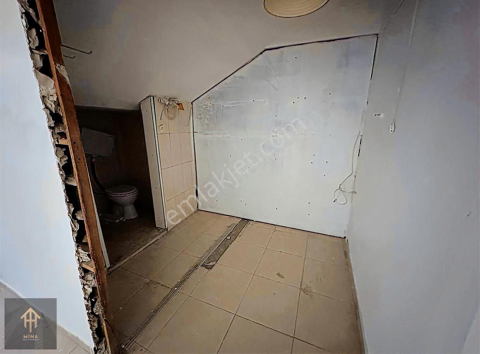 Düz Ayak 2 Katlı Depolu Dükkan Reşitpaşaya Komşu - Görsel 2