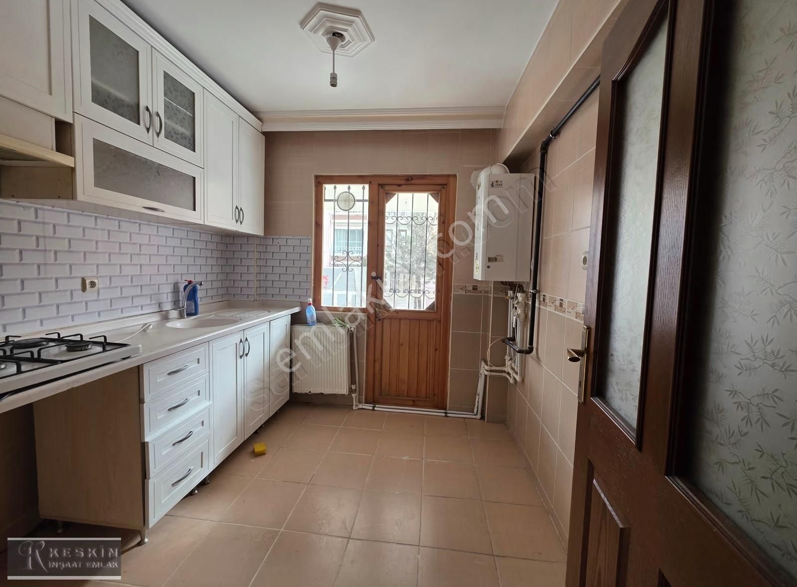 Keçiören Osmangazi Mah 3+1 Balkonlu Kat Konumunda Kiralık - Görsel 23