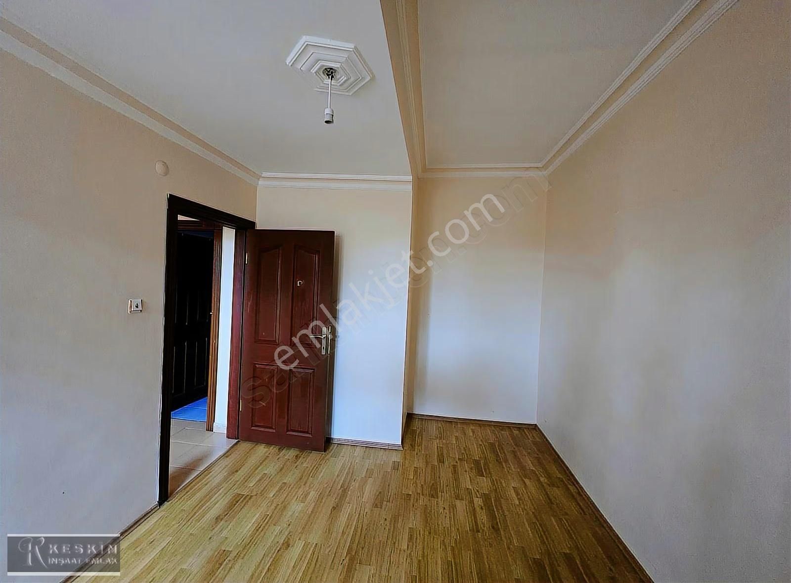 Keçiören Osmangazi Mah 3+1 Balkonlu Kat Konumunda Kiralık - Görsel 3