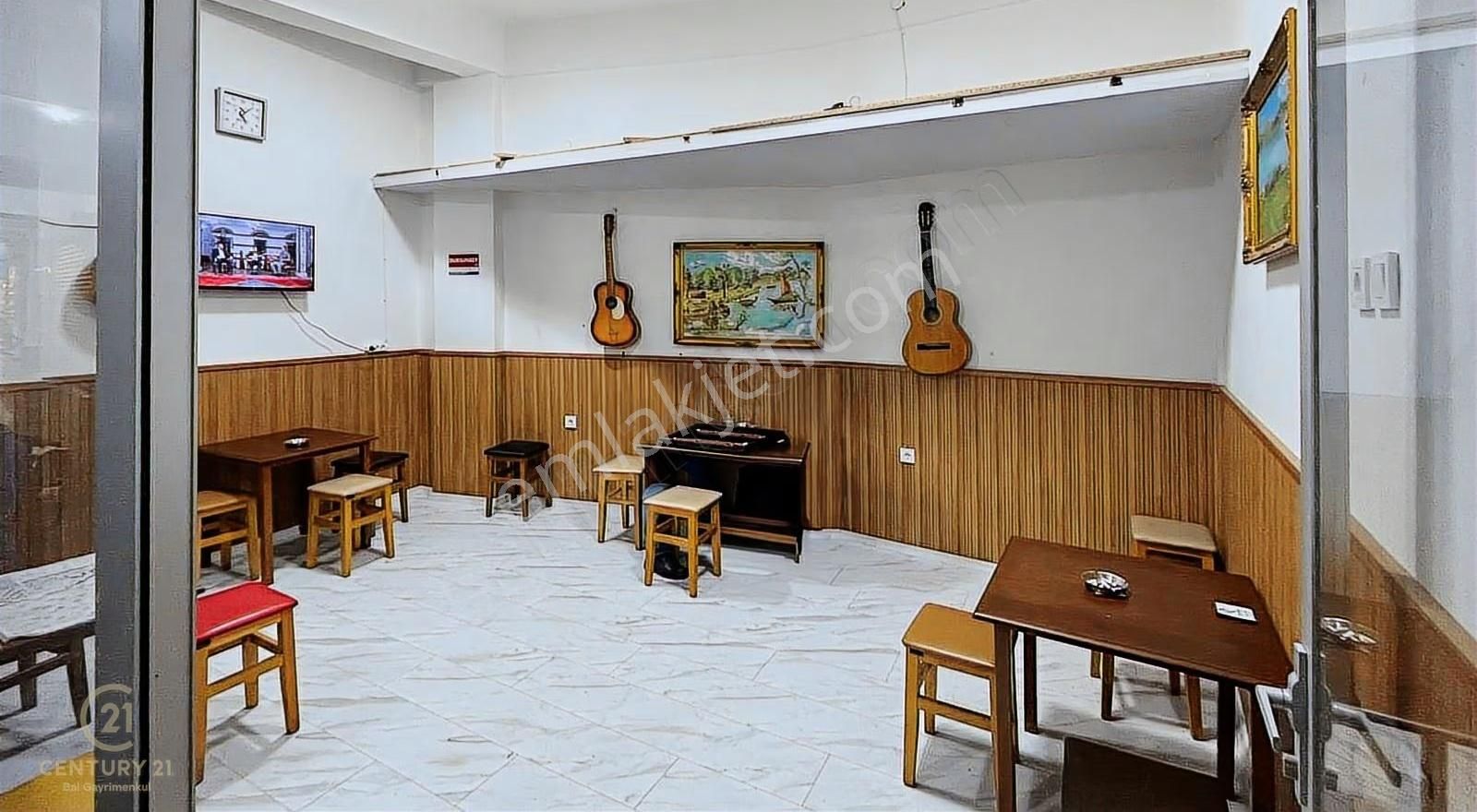 Century 21 Bal'dan Çarşıda İşhanı İçerisinde Satılık Dükkan