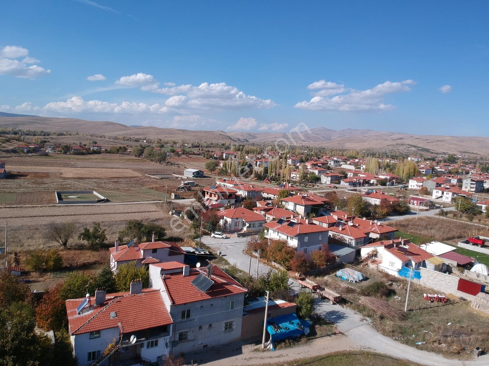 İlbey // Şuhut Zafer Mahallesi Yatağan Mevkiinde 649 M² Arsa - Görsel 10