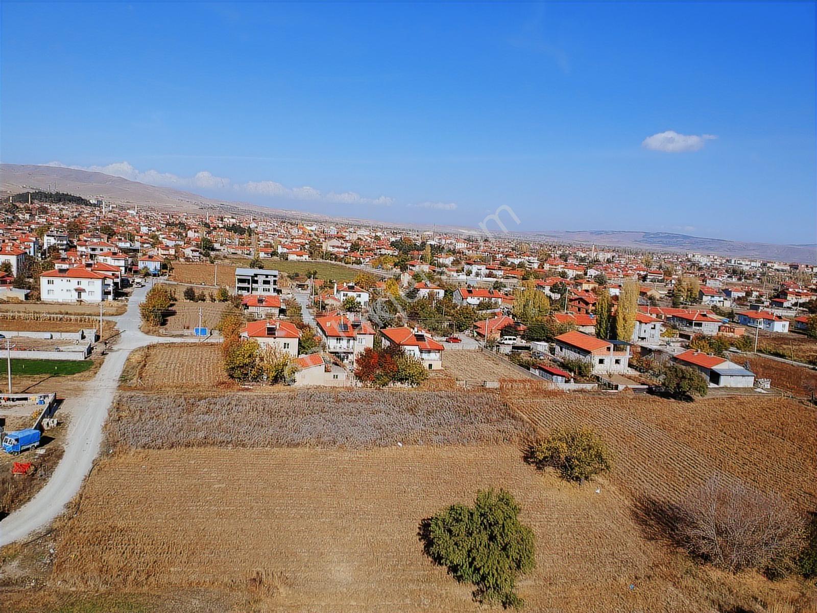 İlbey // Şuhut Zafer Mahallesi Yatağan Mevkiinde 649 M² Arsa - Görsel 9