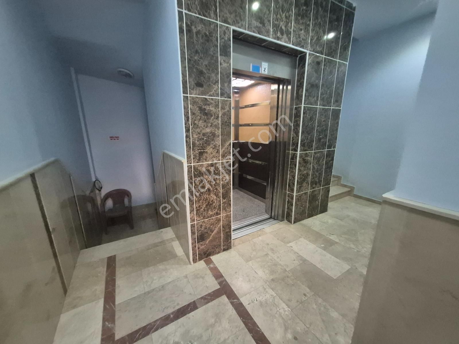 İlbey // Şuhut Mer. "gençlik" Caddesinde Satılık 3+1 Lüks Daire - Görsel 13