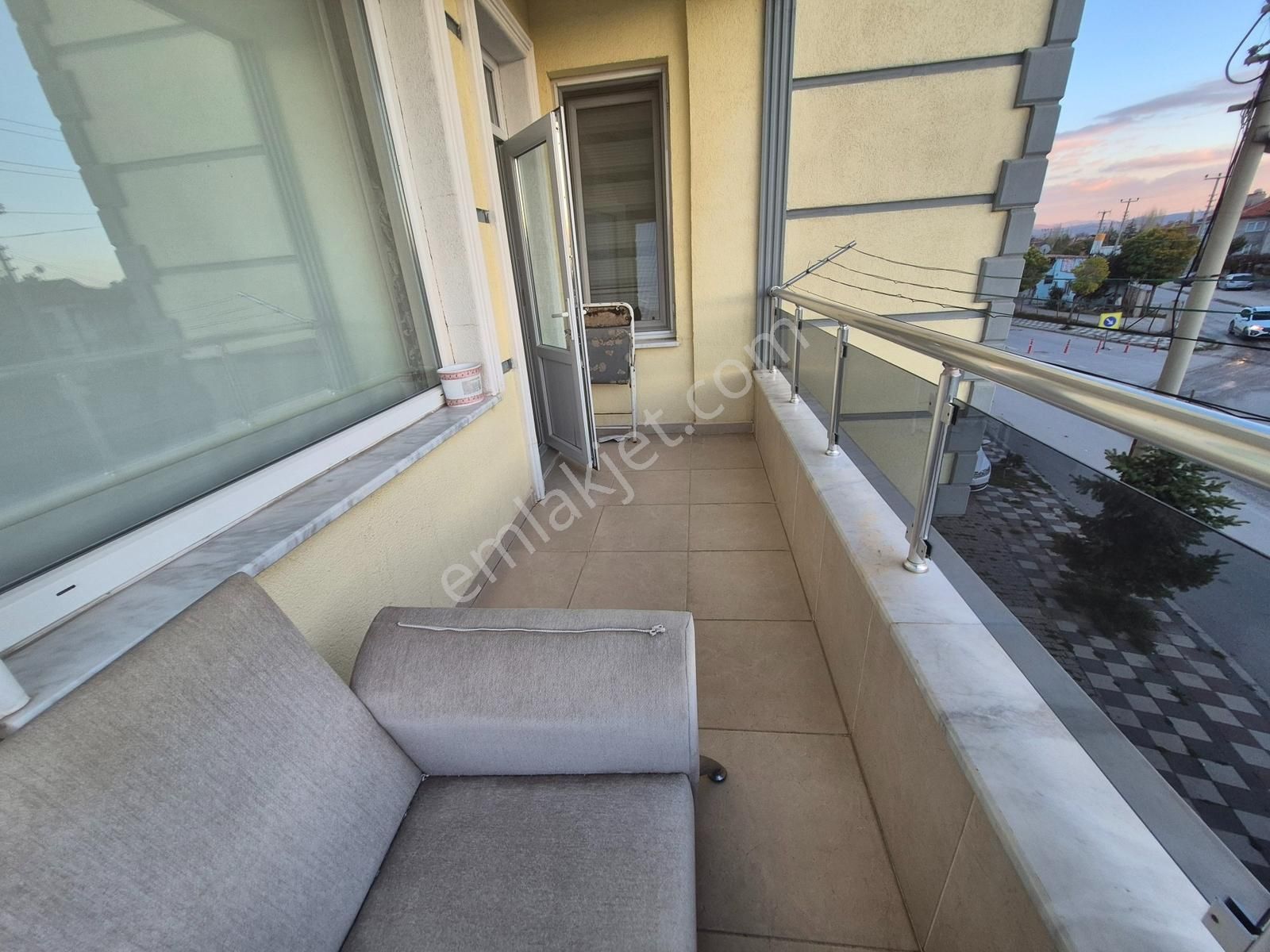 İlbey // Şuhut Mer. "gençlik" Caddesinde Satılık 3+1 Lüks Daire - Görsel 25