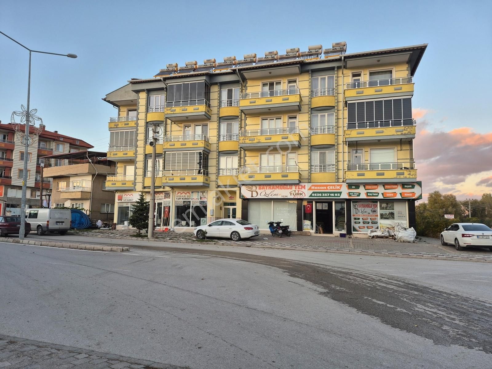 İlbey // Şuhut Mer. "gençlik" Caddesinde Satılık 3+1 Lüks Daire - Görsel 9