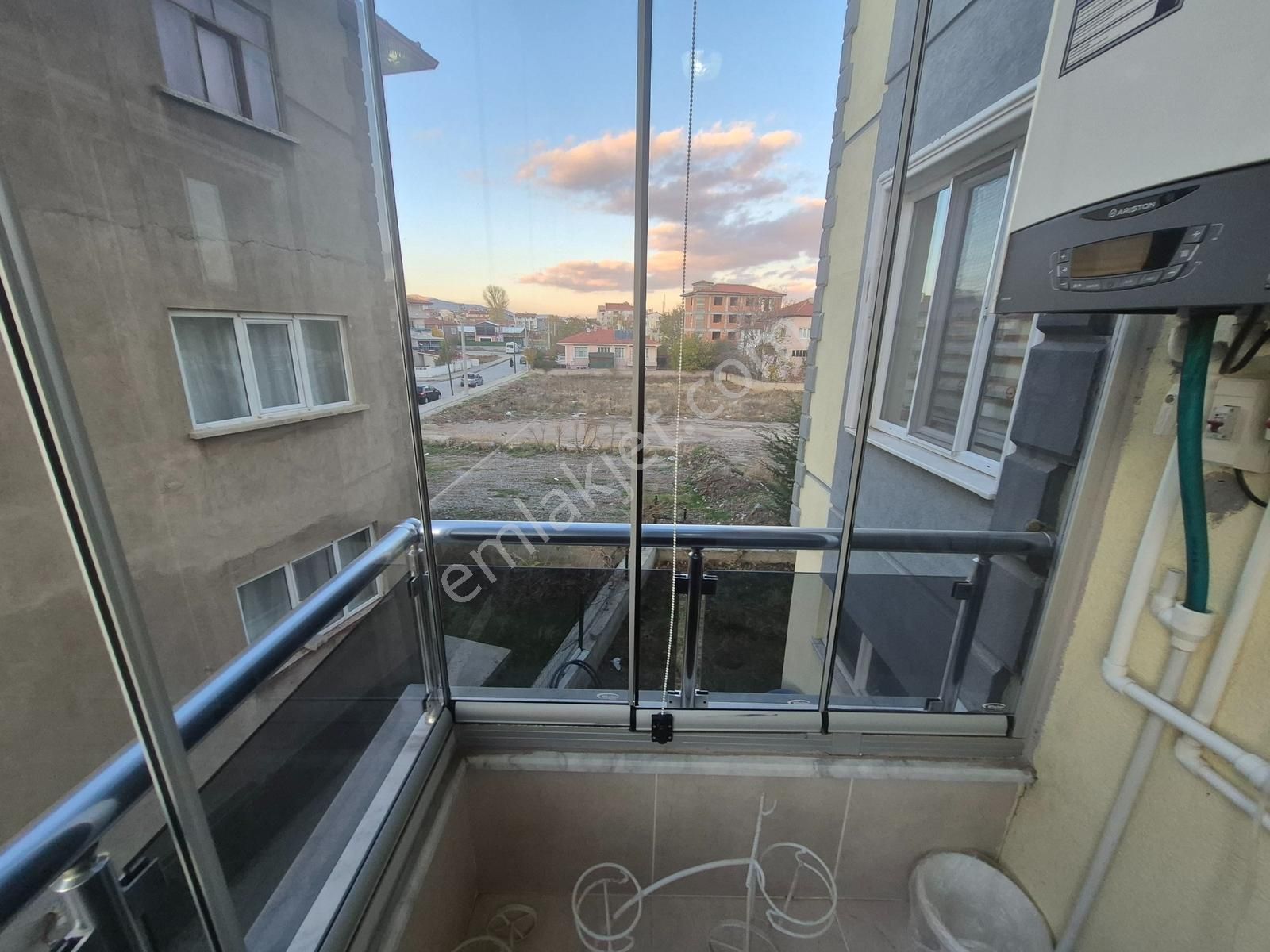 İlbey // Şuhut Mer. "gençlik" Caddesinde Satılık 3+1 Lüks Daire - Görsel 31