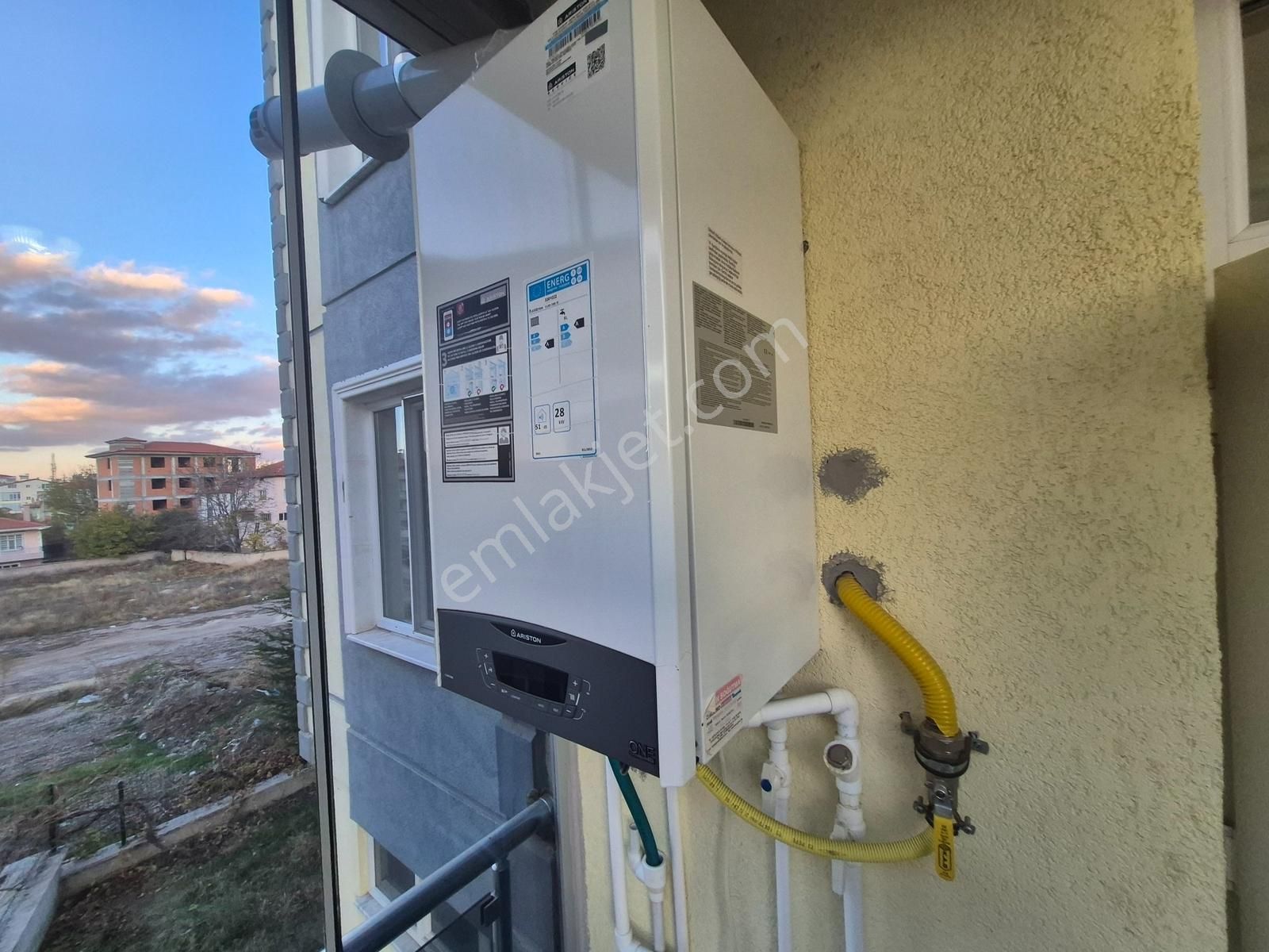 İlbey // Şuhut Mer. "gençlik" Caddesinde Satılık 3+1 Lüks Daire - Görsel 30