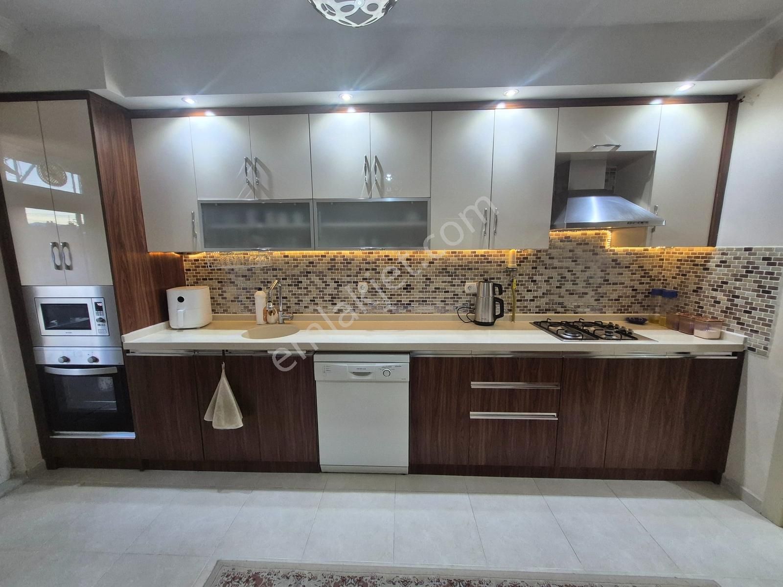 İlbey // Şuhut Mer. "gençlik" Caddesinde Satılık 3+1 Lüks Daire - Görsel 33