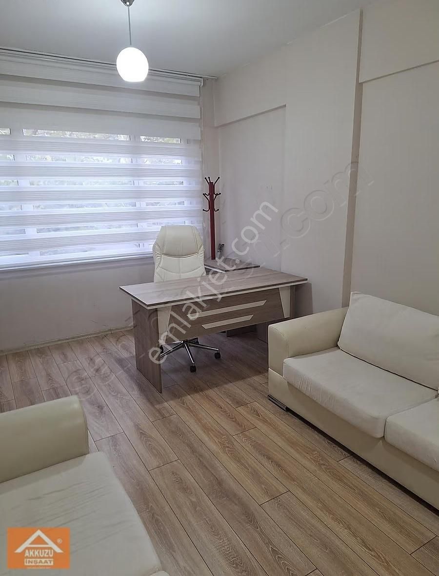 G.o.paşa Dabaklar İş Merkezinde 20 M2 Ofis Akkuzu Gayrimenkulden - Görsel 2