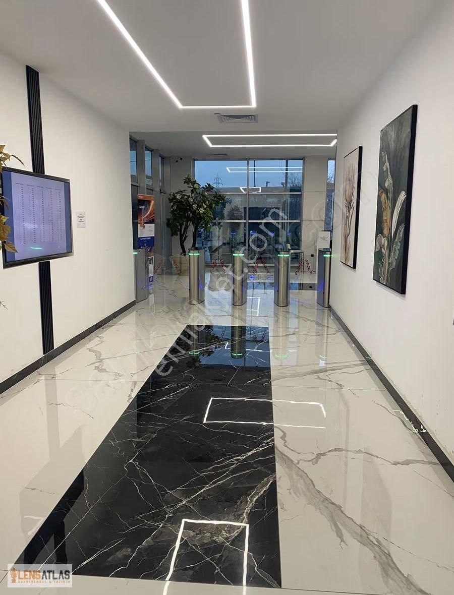 Ataşehir Flora Residence 1+1 Satılık Hemen Taşın Büyük Tip Boş - Görsel 4