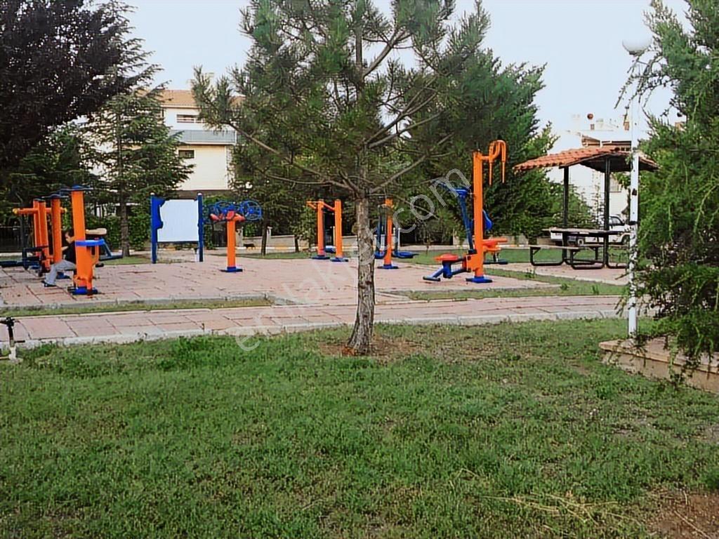 Gölpark Sitesinde Güvenlikli Satılık Villa - Görsel 27