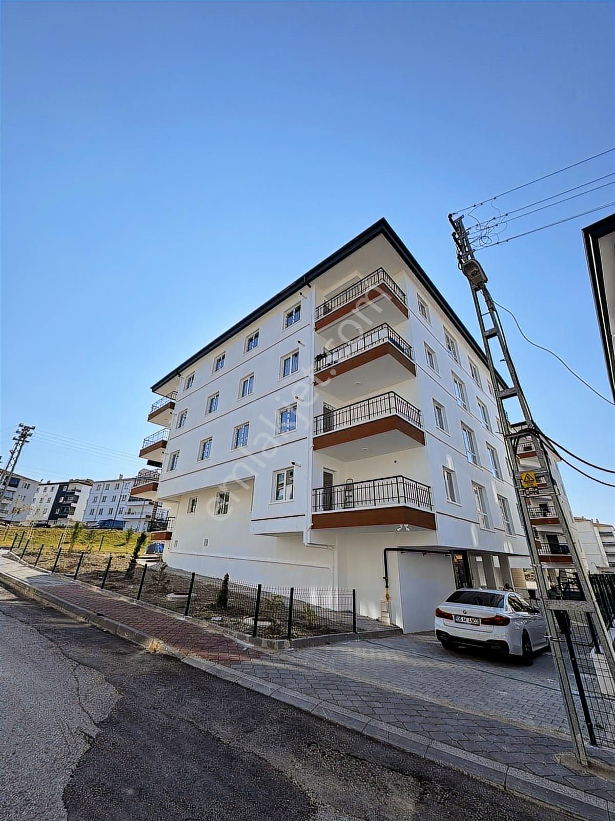 Yenikent'in Gözdesi Mustafa Kemalde Katta Sıfır Lüks Satılık 2+1 - Görsel 3