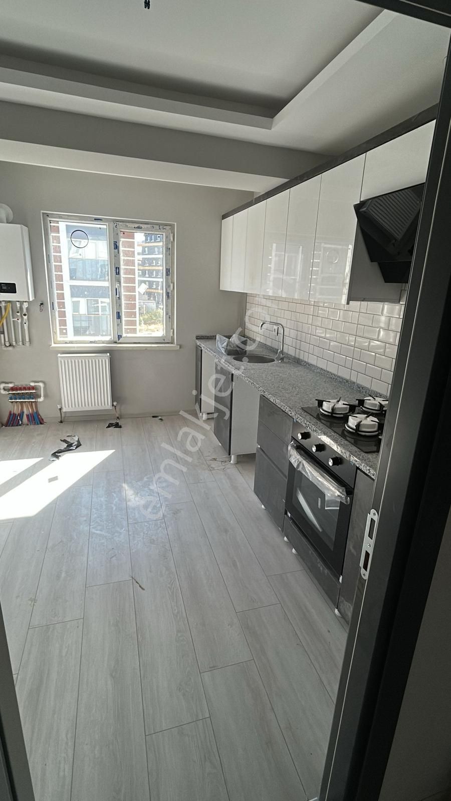 Yenikent'in Gözdesi Mustafa Kemalde Katta Sıfır Lüks Satılık 2+1 - Görsel 11