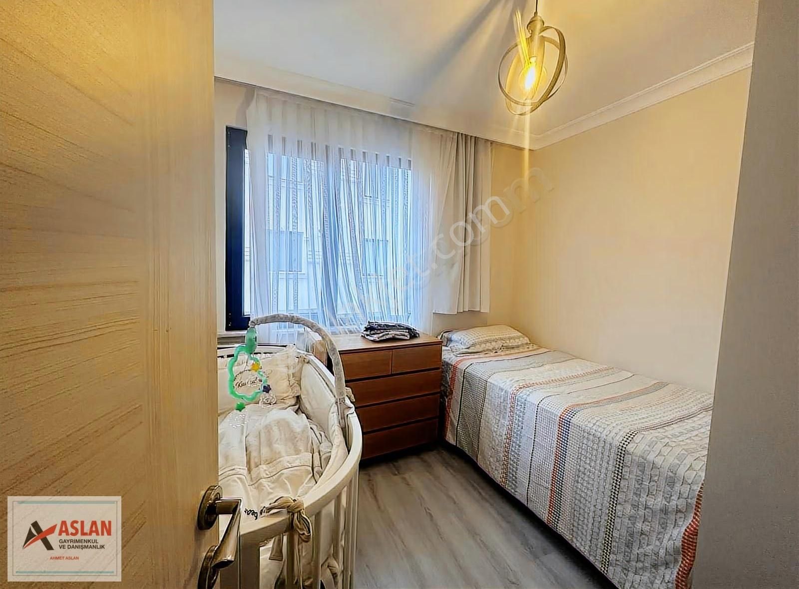 Çengelköy Bahçelievler'de Satılık 2+1 Arakat Dairei İyi Konumda - Görsel 6