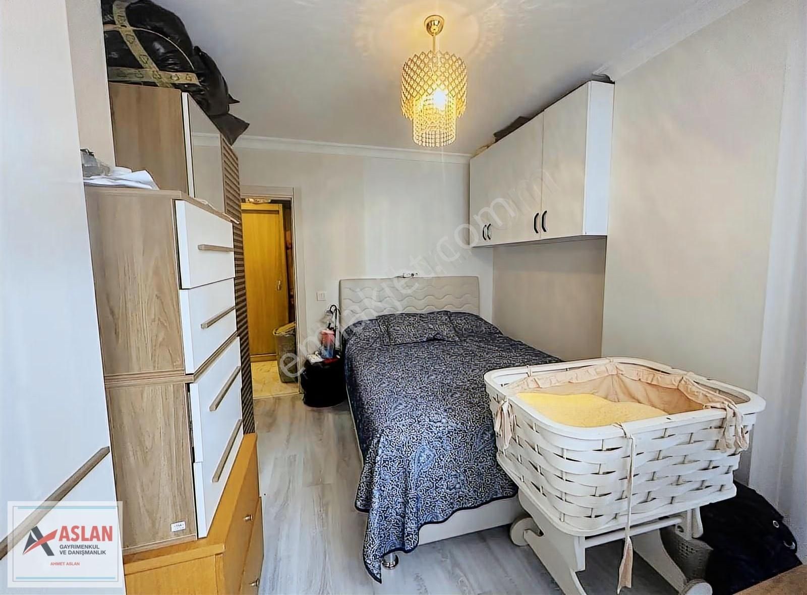 Çengelköy Bahçelievler'de Satılık 2+1 Arakat Dairei İyi Konumda - Görsel 16