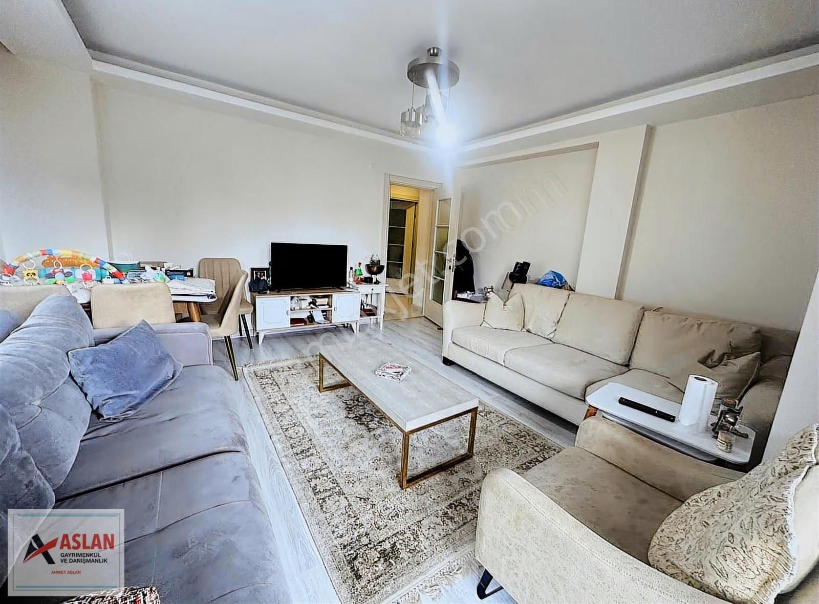 Çengelköy Bahçelievler'de Satılık 2+1 Arakat Dairei İyi Konumda