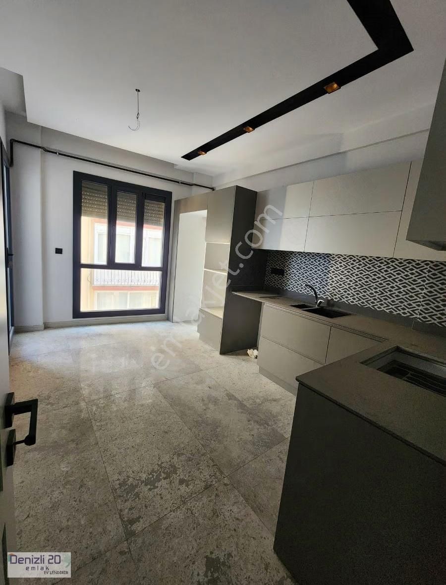 Değirmenönü'nde Satılık 3+1 - Görsel 2