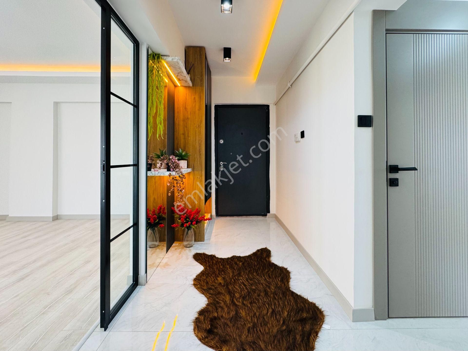 Nam-ak Emlak'tan Full Yapılı Şık Tasarım Güney Cephe 3+1 Daire