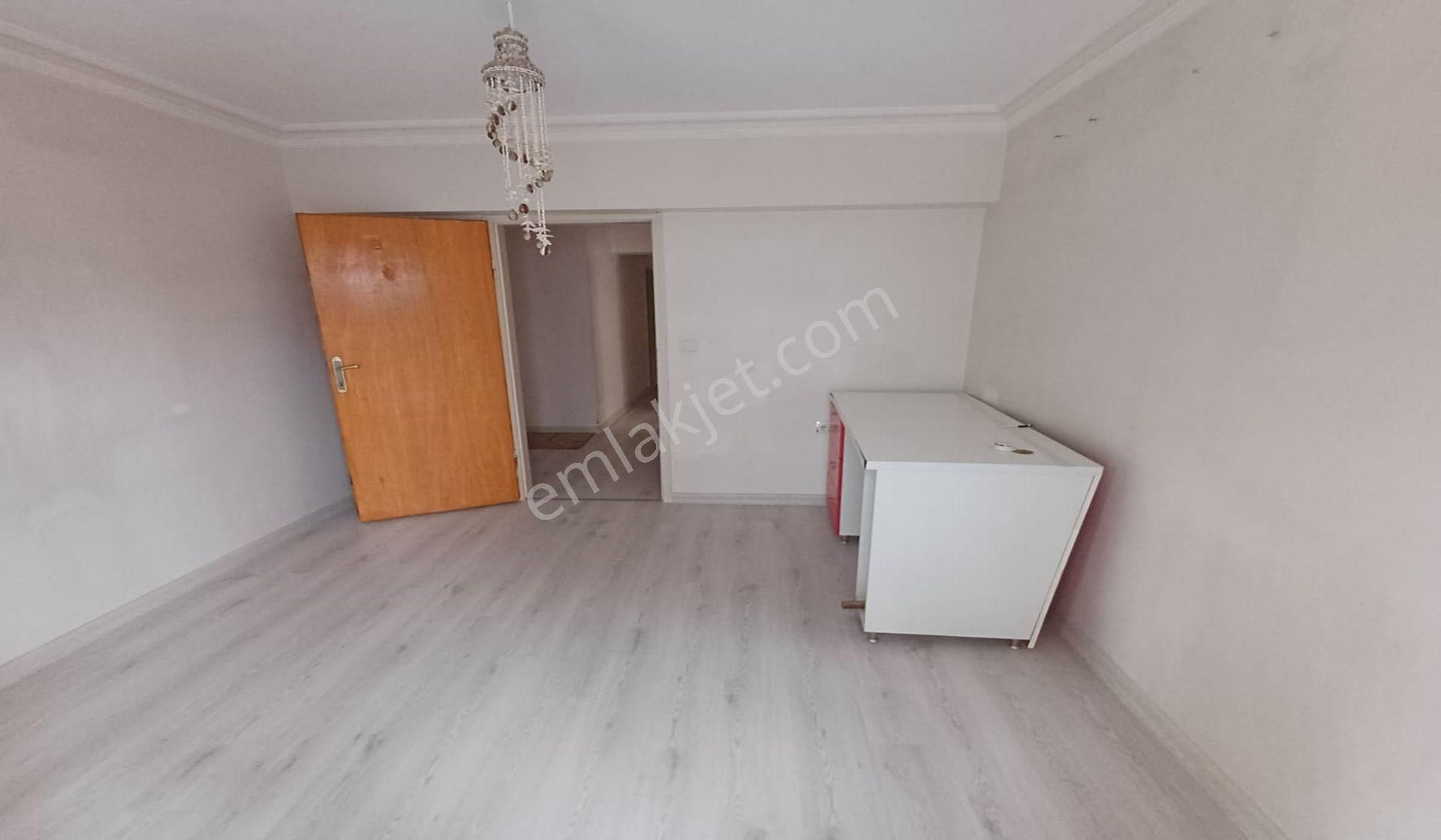Ufuktepe Pazar Yanı 3+1 Kat Konumunda Altındadaire Var Masrafsız - Görsel 22