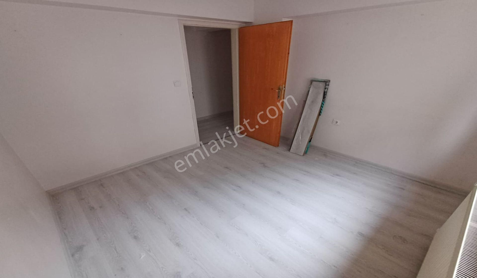Ufuktepe Pazar Yanı 3+1 Kat Konumunda Altındadaire Var Masrafsız - Görsel 6