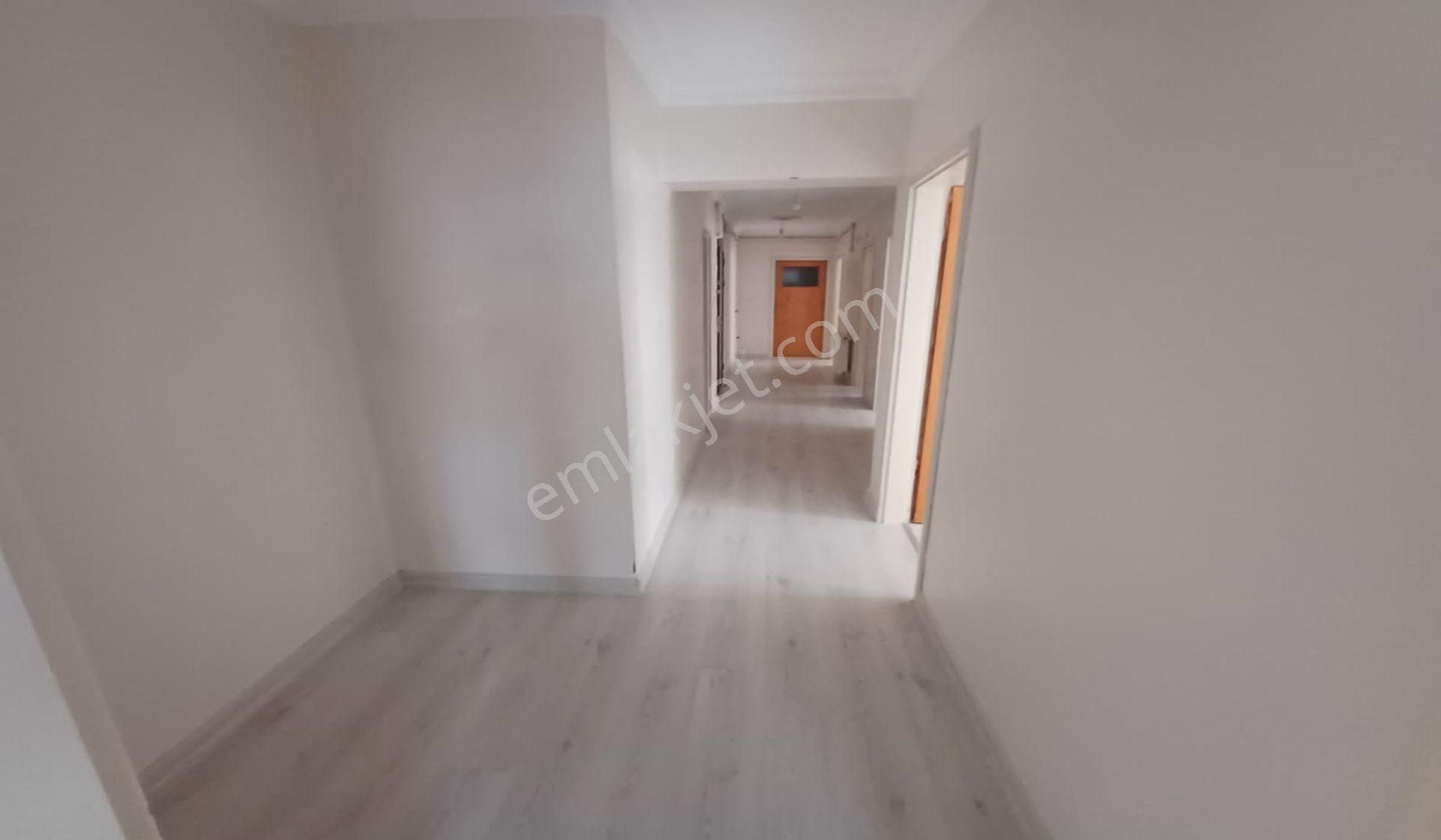 Ufuktepe Pazar Yanı 3+1 Kat Konumunda Altındadaire Var Masrafsız - Görsel 15