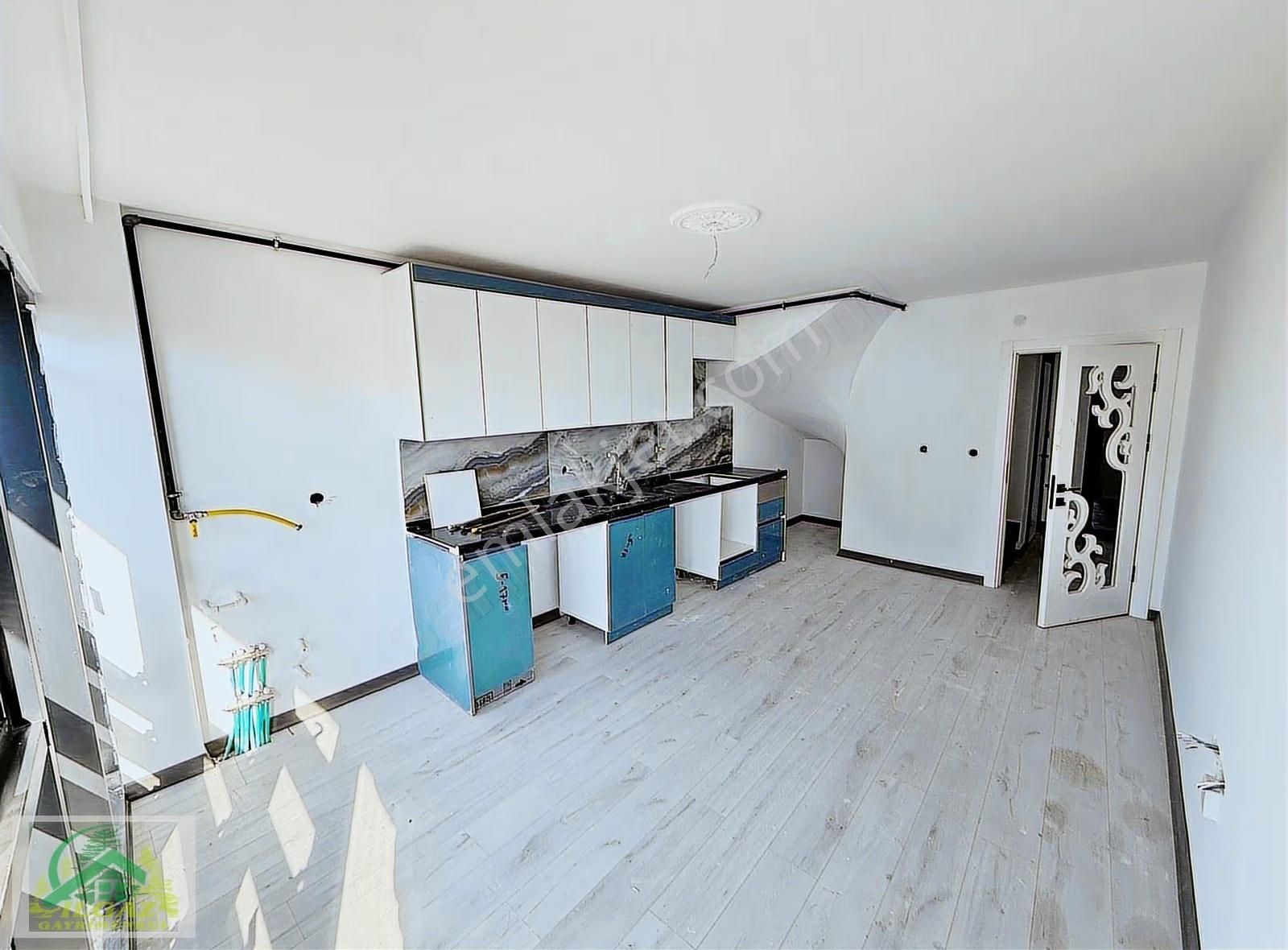 Küçükesat'ta Ana Cadde Üzeri Sıfır Bina'da 3+1 Fırsat Dublex ! - Görsel 17