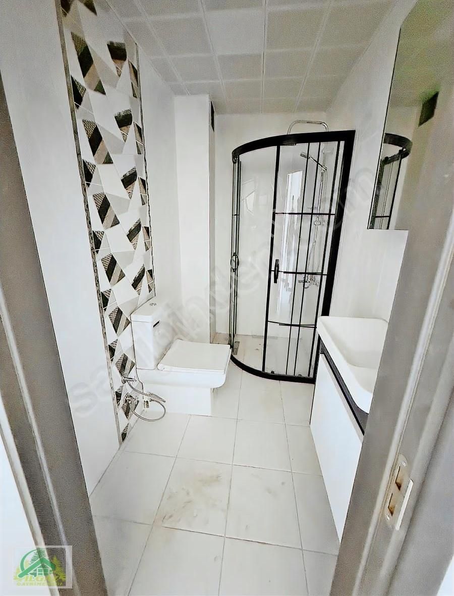 Küçükesat'ta Ana Cadde Üzeri Sıfır Bina'da 3+1 Fırsat Dublex ! - Görsel 2