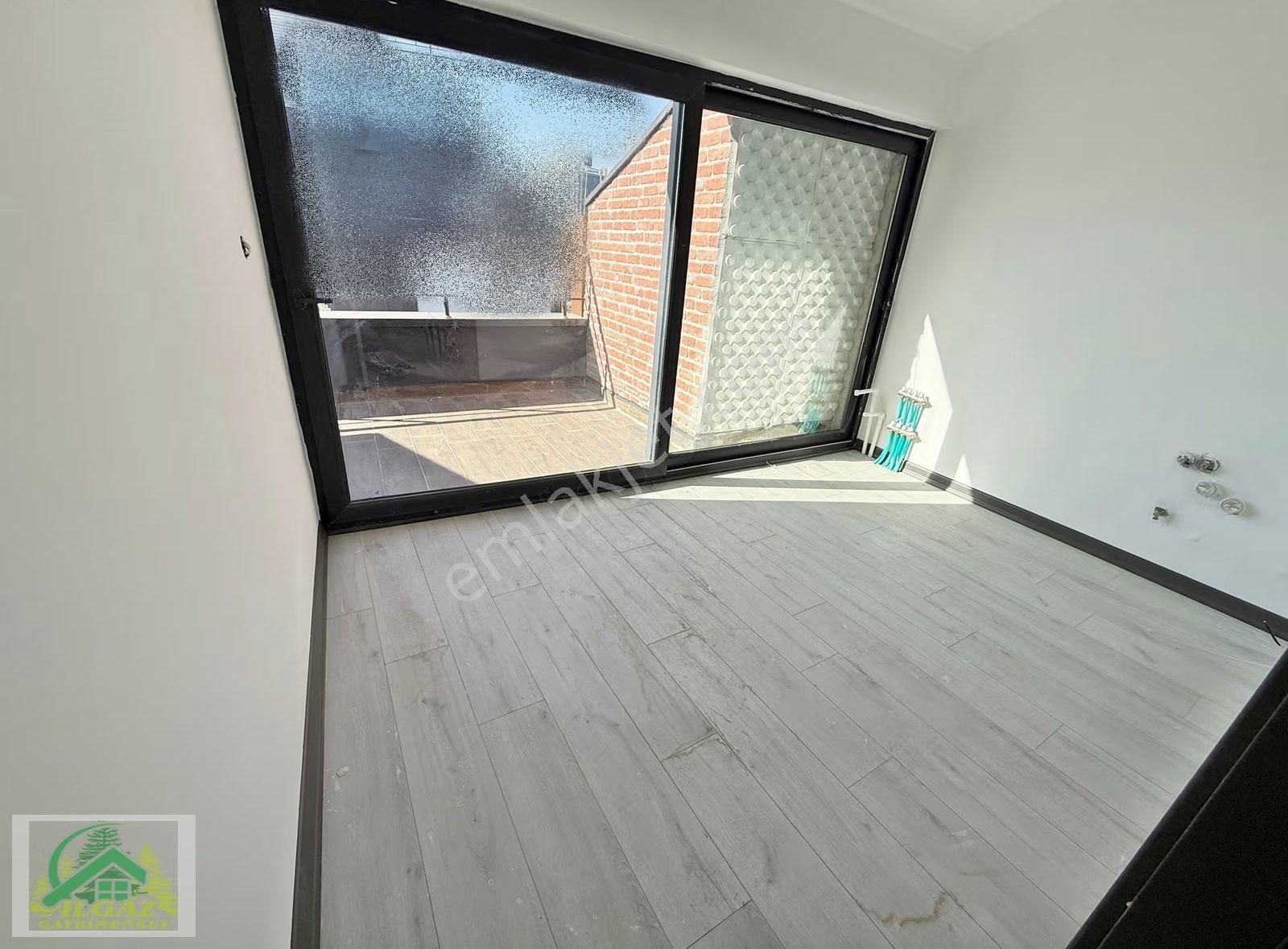 Küçükesat'ta Ana Cadde Üzeri Sıfır Bina'da 3+1 Fırsat Dublex ! - Görsel 10