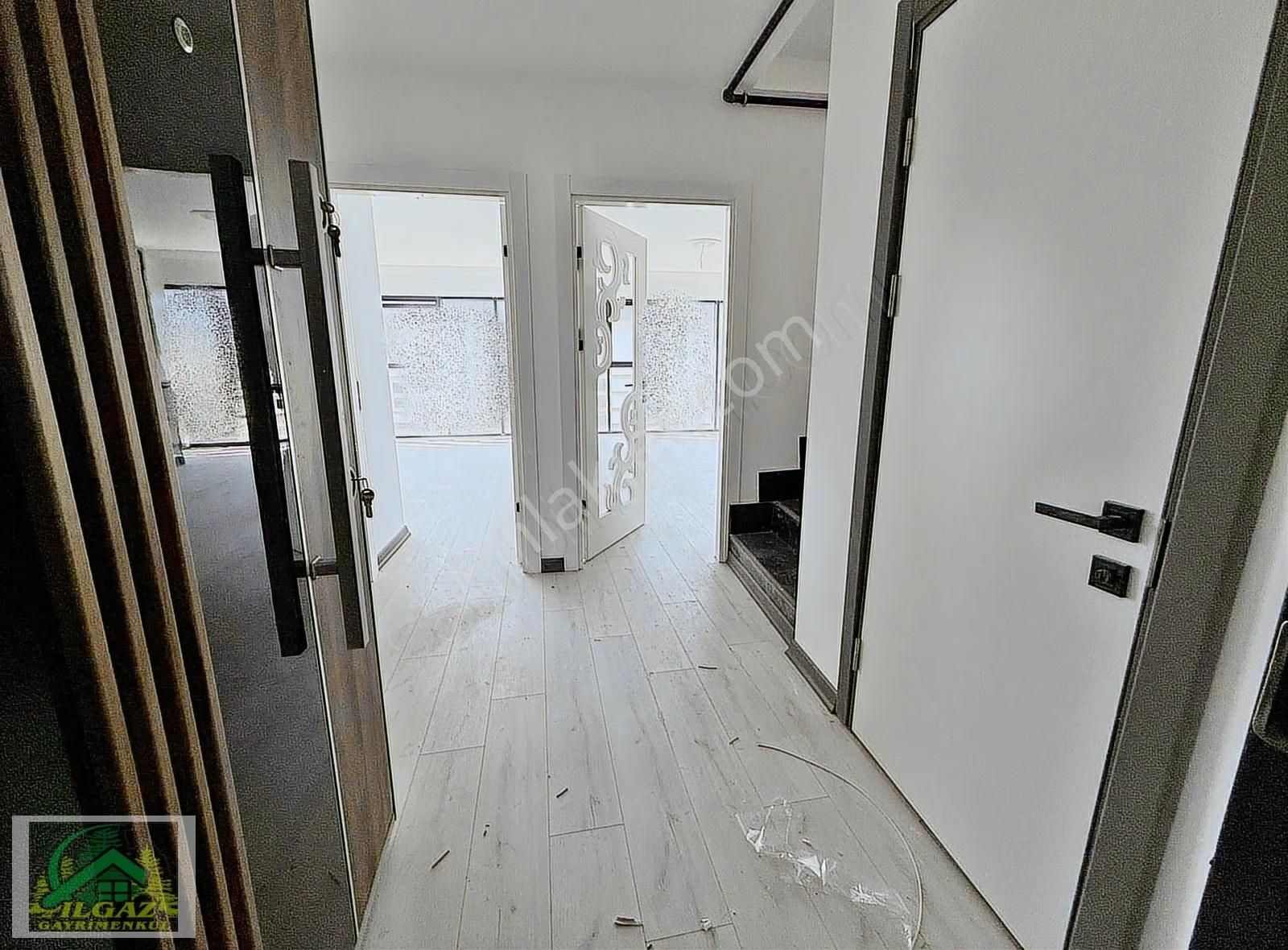 Küçükesat'ta Ana Cadde Üzeri Sıfır Bina'da 3+1 Fırsat Dublex ! - Görsel 3