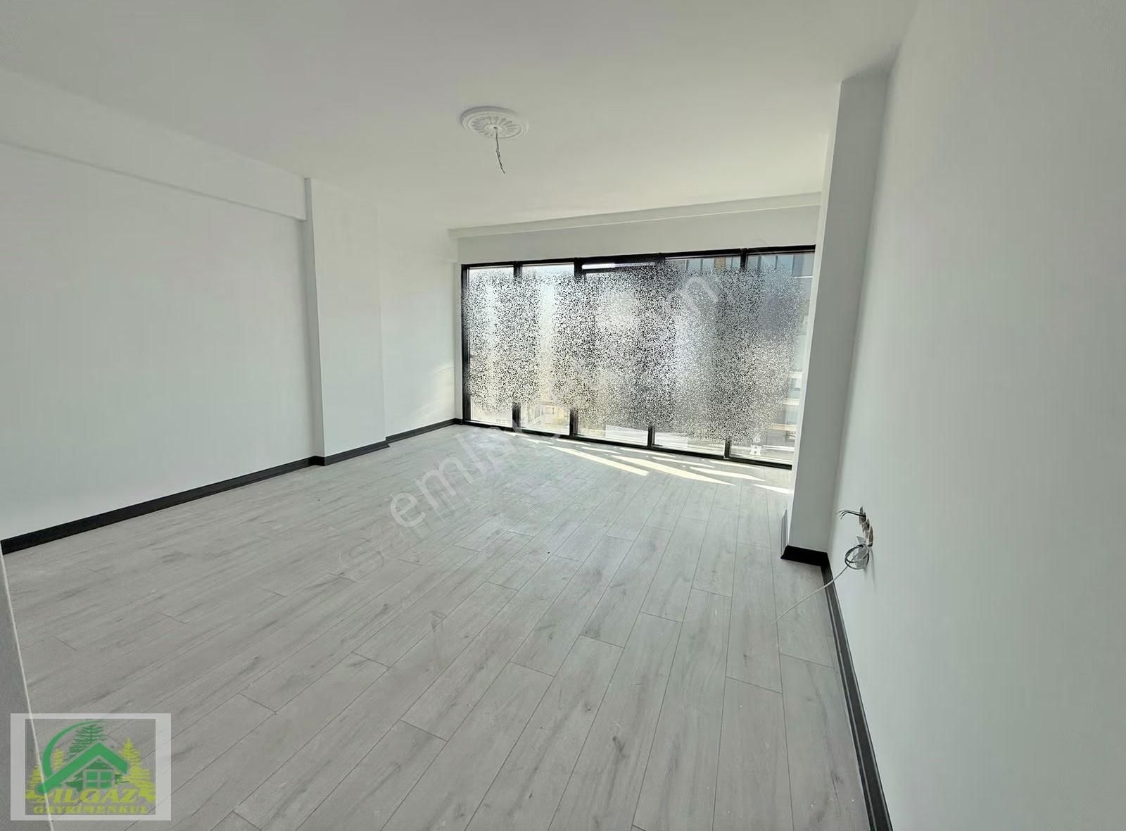 Küçükesat'ta Ana Cadde Üzeri Sıfır Bina'da 3+1 Fırsat Dublex ! - Görsel 5