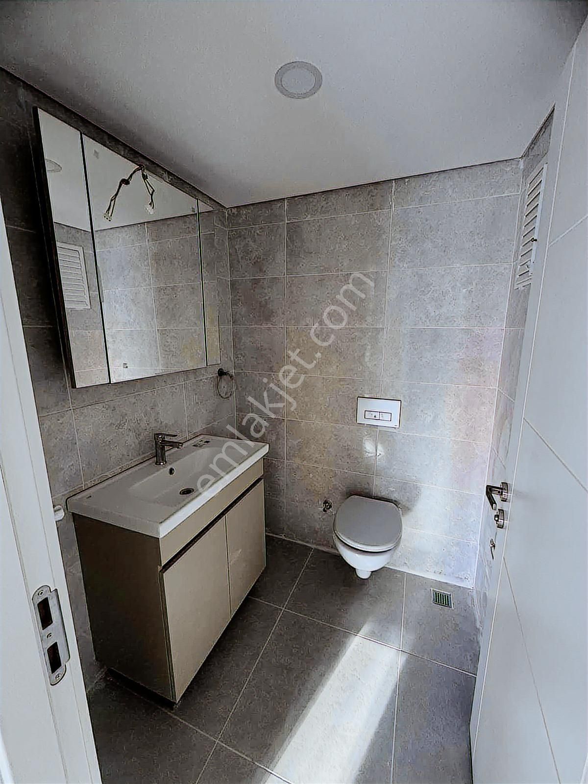 Suryapı'da 3+1 131 M² Ebeveyn Banyolu Katta Manzaralı Daire. - Görsel 4