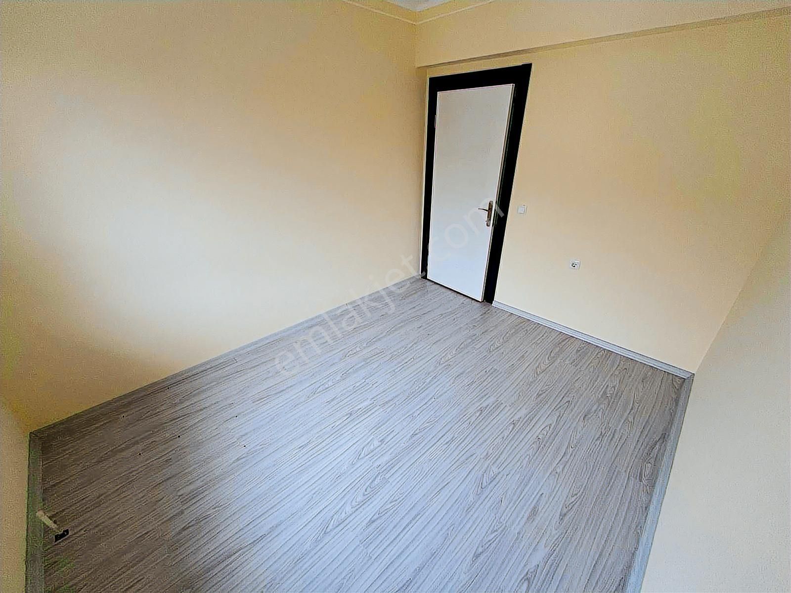 Şentürk Gayrimenkul'den**asansörlü**iskanlı**güney Cephe Daire!! - Görsel 2