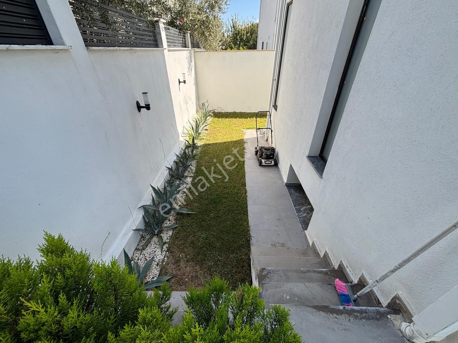 Yiğit'ten Gürede 5+1 Şık Ve Lüks Tasarımlı Saunalı_havuzlu Villa - Görsel 33