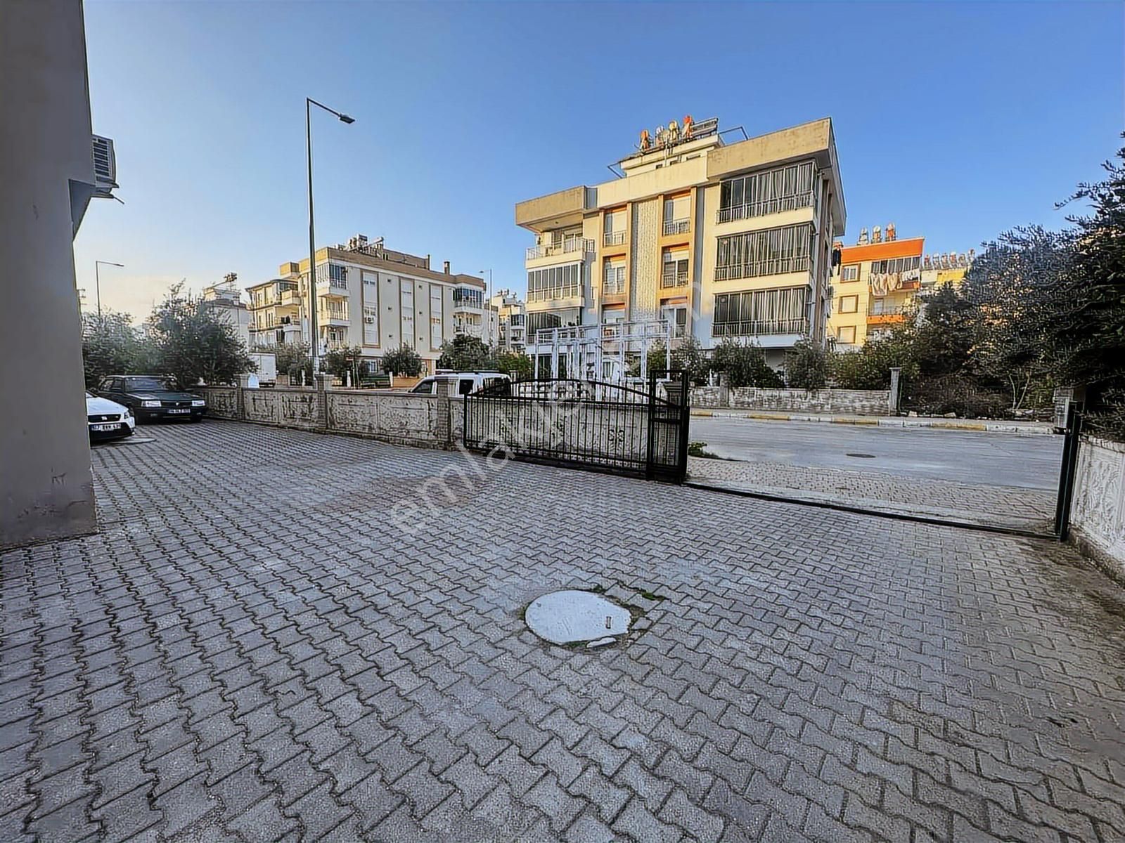 Sinanefendi Eml'dan Ünsal Mah.2+1 120 M² Üç Cephe Çift Balkonlu - Görsel 18